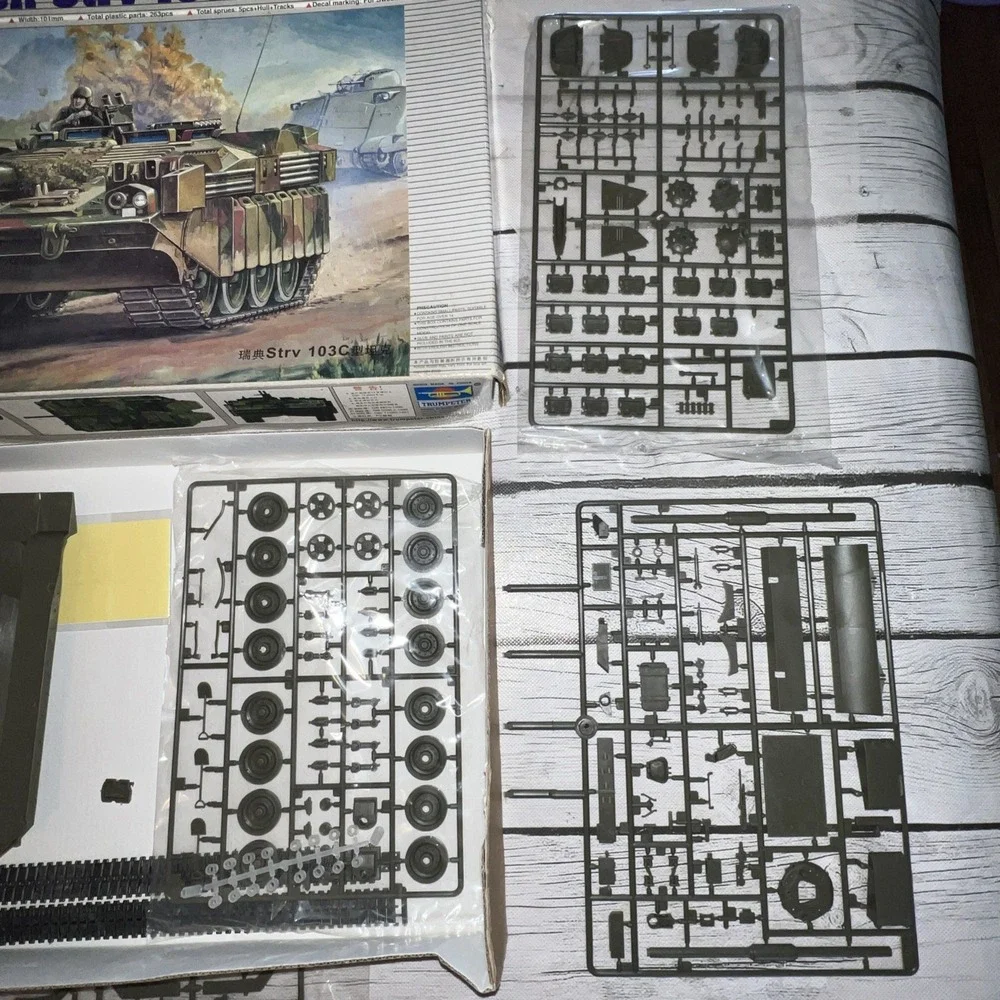 Sweden Strv 103C MBT - Trumpeter 1/35 Unassembled AFV Kit#00310 - READ
